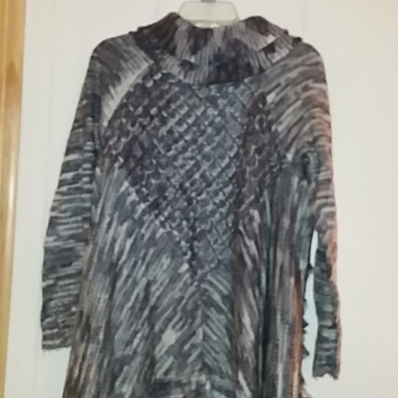 Eyes catching sweater Small - Picture 4 of 10